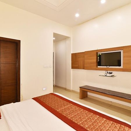 Hotel B-Comfort อัมริตสา ภายนอก รูปภาพ