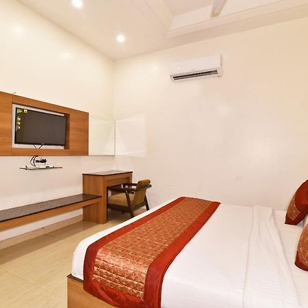 Hotel B-Comfort อัมริตสา ภายนอก รูปภาพ