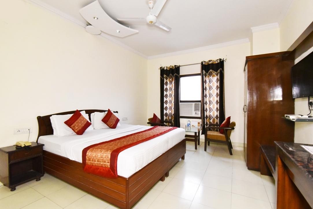 Hotel B-Comfort อัมริตสา ภายนอก รูปภาพ