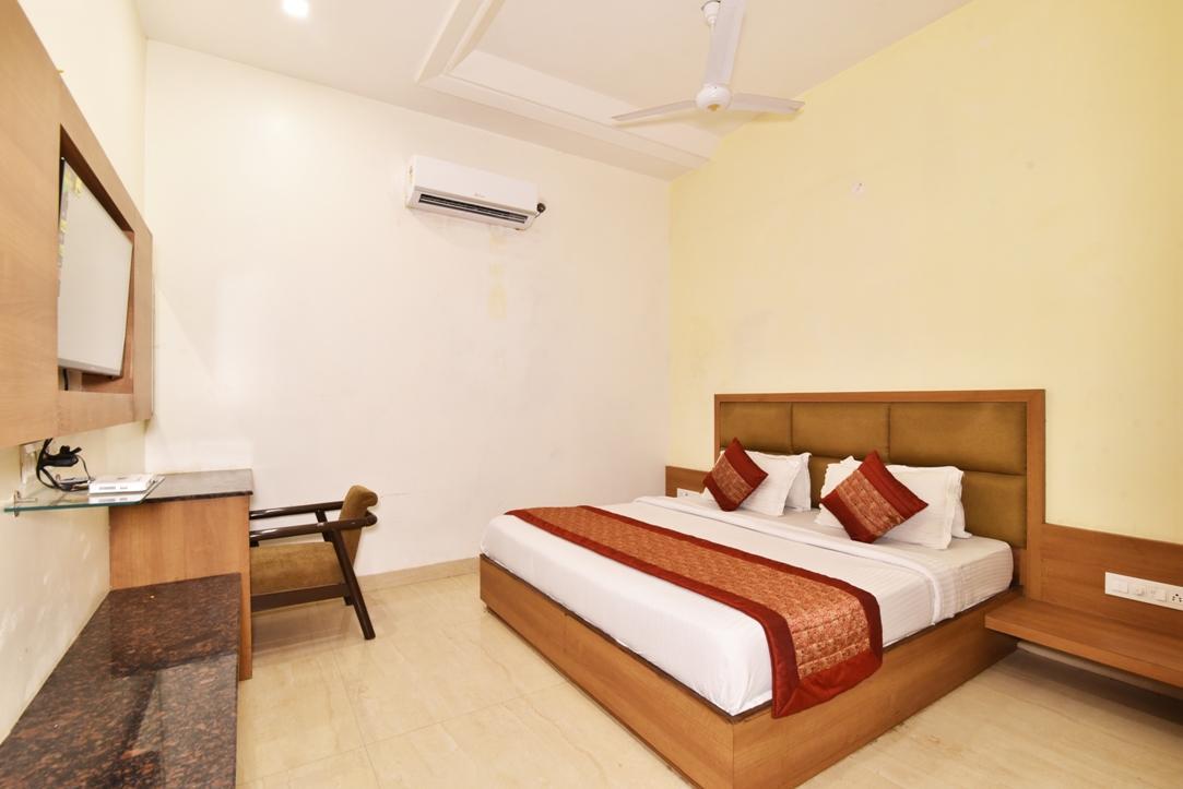 Hotel B-Comfort อัมริตสา ภายนอก รูปภาพ