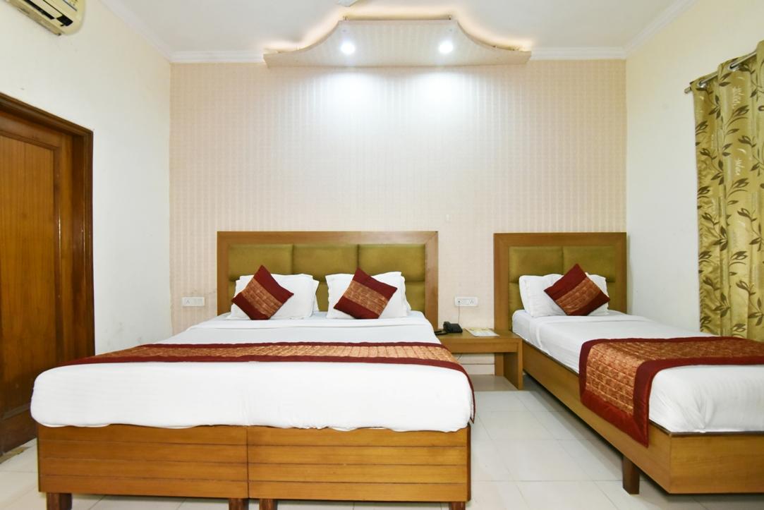 Hotel B-Comfort อัมริตสา ภายนอก รูปภาพ