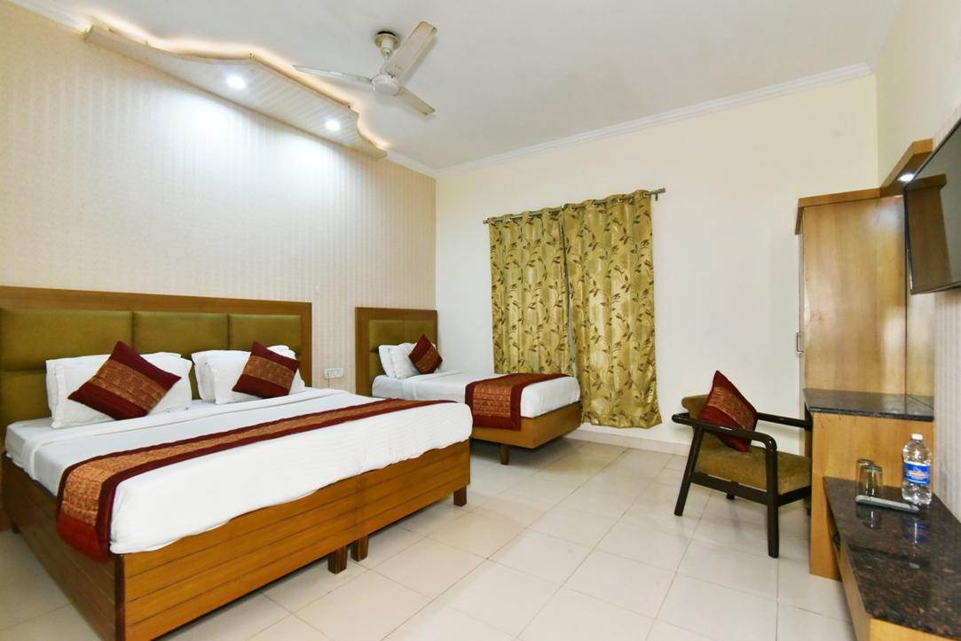 Hotel B-Comfort อัมริตสา ภายนอก รูปภาพ