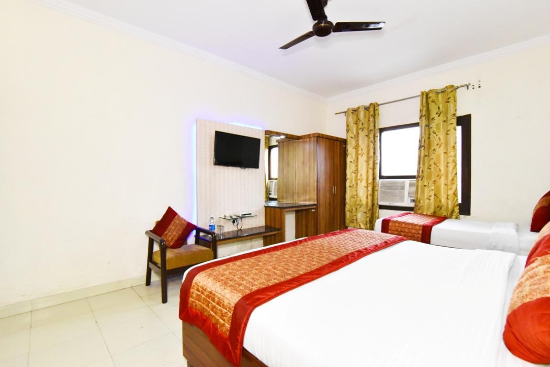 Hotel B-Comfort อัมริตสา ภายนอก รูปภาพ